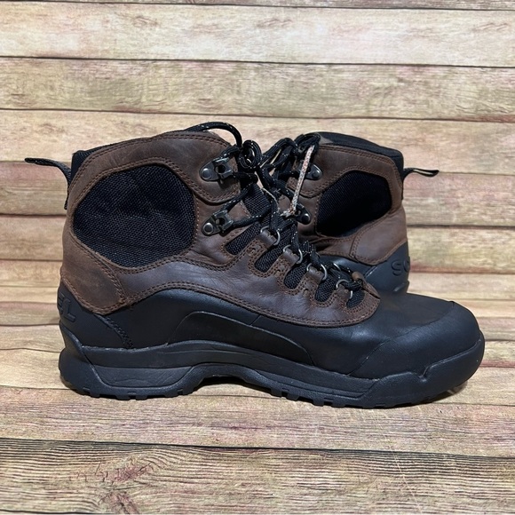 Sorel Conquest Mid Lace Up Boots main image 7
